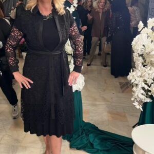 Rochie neagră din broderie - imagine 1