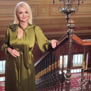 Rochie verde cu trandafiri XL - imagine 1
